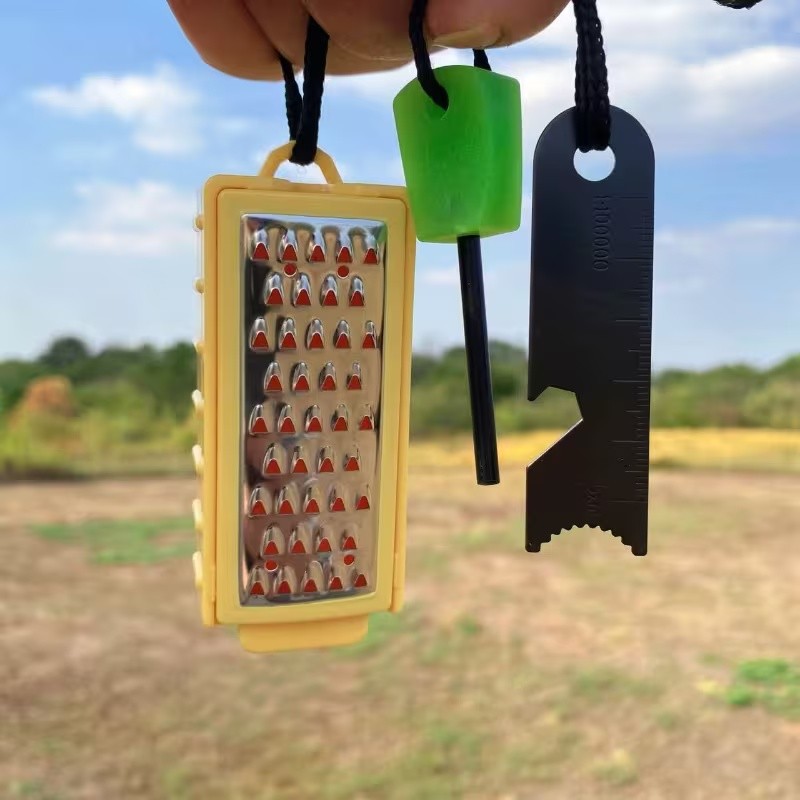 Magnesium Fire Starter - ポータブル屋外緊急用火口 軽量火口メーカー 火起こし具付き タバコアクセサリー 男性用サバイバル装備
